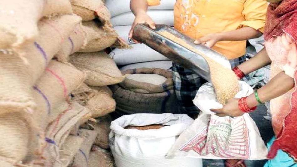 एक मई से राशन वितरण में लागू होगा स्मार्ट PDS, अभी भी 1.45 लाख ने नहीं कराई ईकेवाईसी, कटेंगे नाम
