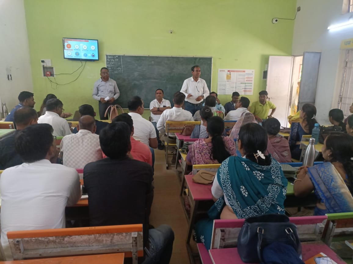 राजनांदगांव : संपर्क स्मार्ट टीवी डिवाइस के संचालन के लिए प्राथमिक शाला के शिक्षकों का कार्यशाला आयोजित