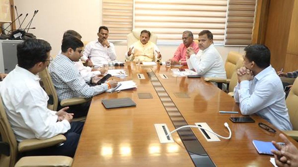 प्रदेश के हर क्षेत्र में उन्नत स्वास्थ्य सेवाओं की उपलब्धता के लिए सरकार प्रतिबद्ध : उप मुख्यमंत्री शुक्ल