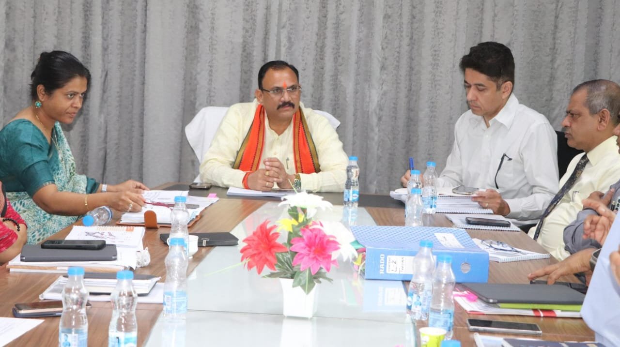 CG : स्वास्थ्य मंत्री श्याम बिहारी जायसवाल ने डॉ. भीमराव अम्बेडकर स्मृति चिकित्सालय में चिकित्सा सुविधाओं के सुदृढ़ीकरण और विस्तार के सम्बन्ध में दिए निर्देश