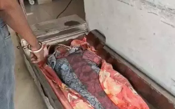 CG : शहर से गांव लौटी युवती ने किया सुसाइड, ब्यूटी पार्लर में करती थी काम