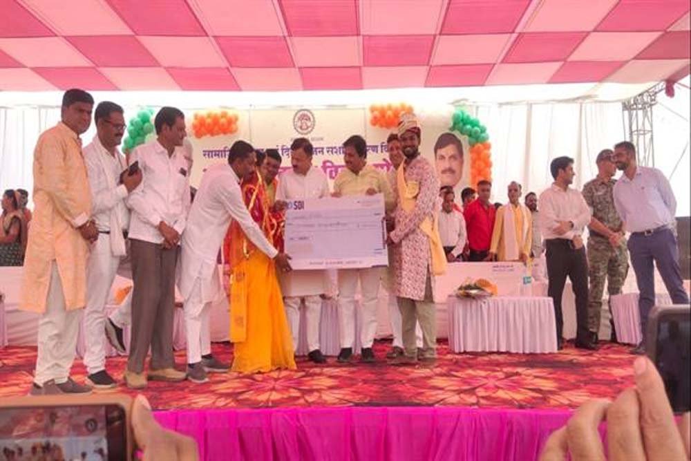 पेयजल संकट से निपटने के लिए नलकूप खनन के वेंडर बढ़ाये जाएंगे : स्कूल शिक्षा मंत्री सिंह