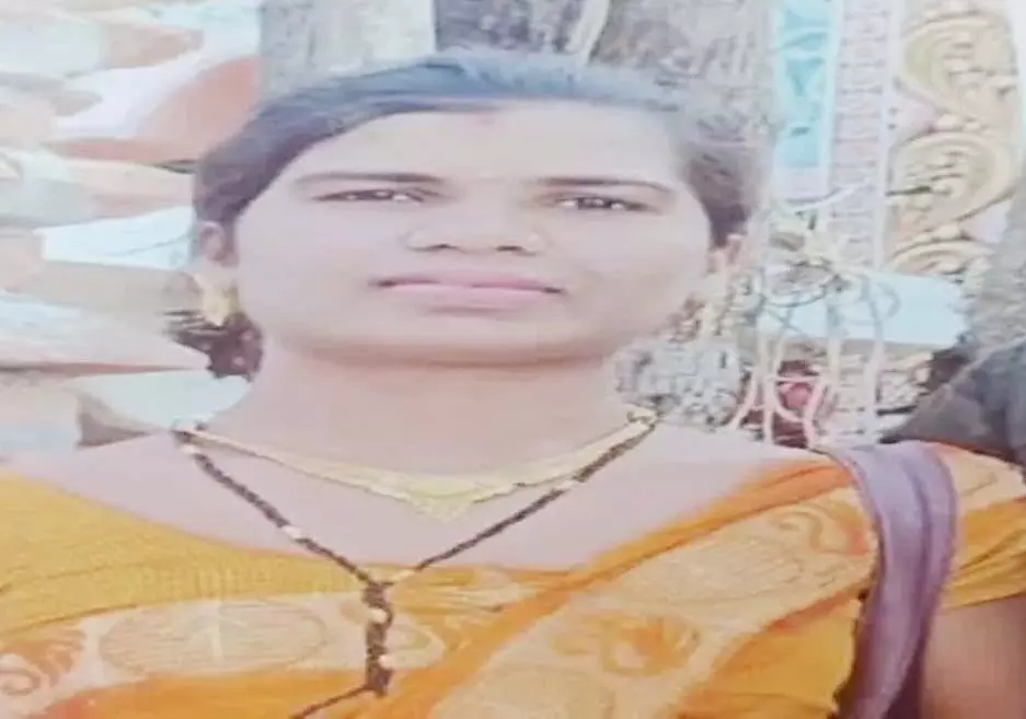CG : ससुराल वाले गए खेतए इधर जेवरात लेकर भागी नई नवेली बहू