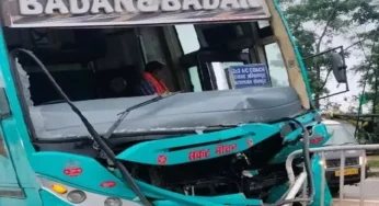 CG : तेज रफ्तार में जा रही एक यात्री बस डिवाइडर से टकराई…