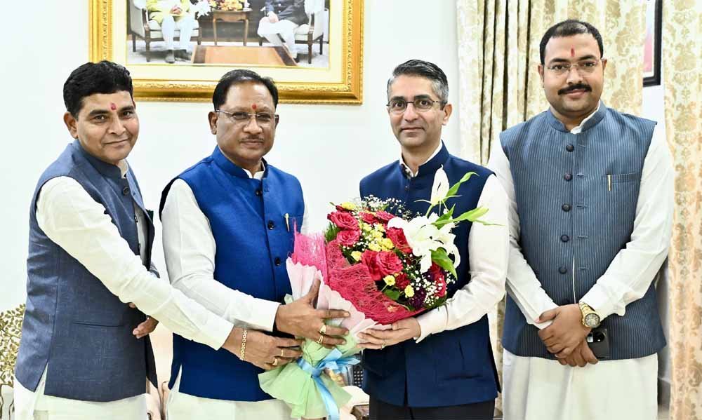 मुख्यमंत्री विष्णु देव साय से ओलंपिक स्वर्ण पदक विजेता शूटर अभिनव बिंद्रा ने की मुलाकात