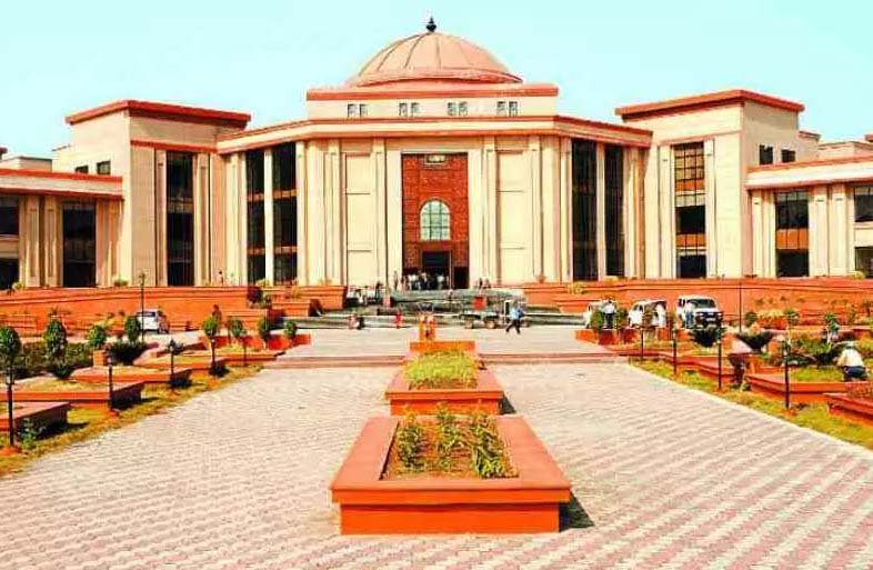 केजी-2 तक की कक्षाओं के लिए मान्यता जरूरी, नए शैक्षणिक सत्र में एडमिशन पर रोक: हाई कोर्ट