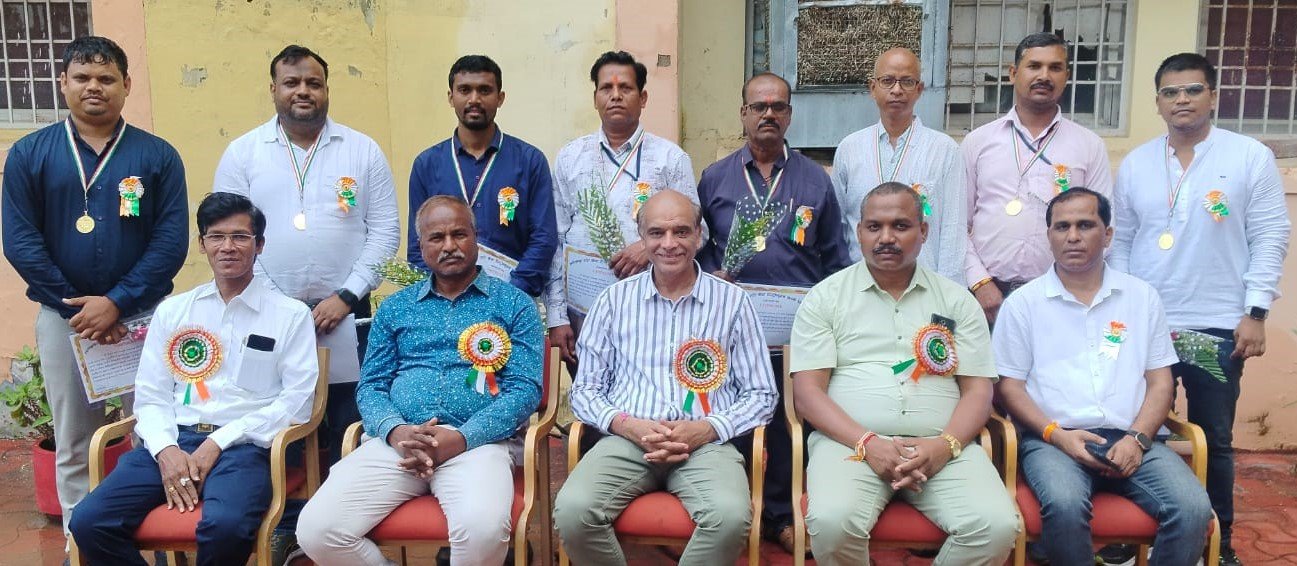 राजनांदगांव : स्वतंत्रता दिवस पर क्षेत्रीय प्रशासनिक भवन में शान से लहराया तिरंगा