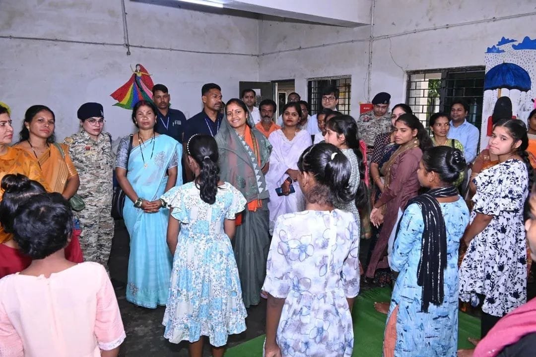 CG : महिला बाल विकास मंत्री ने बीजापुर में बच्चों, महिलाओं और दिव्यांगों के लिए संचालित सेवाओं का किया निरीक्षण