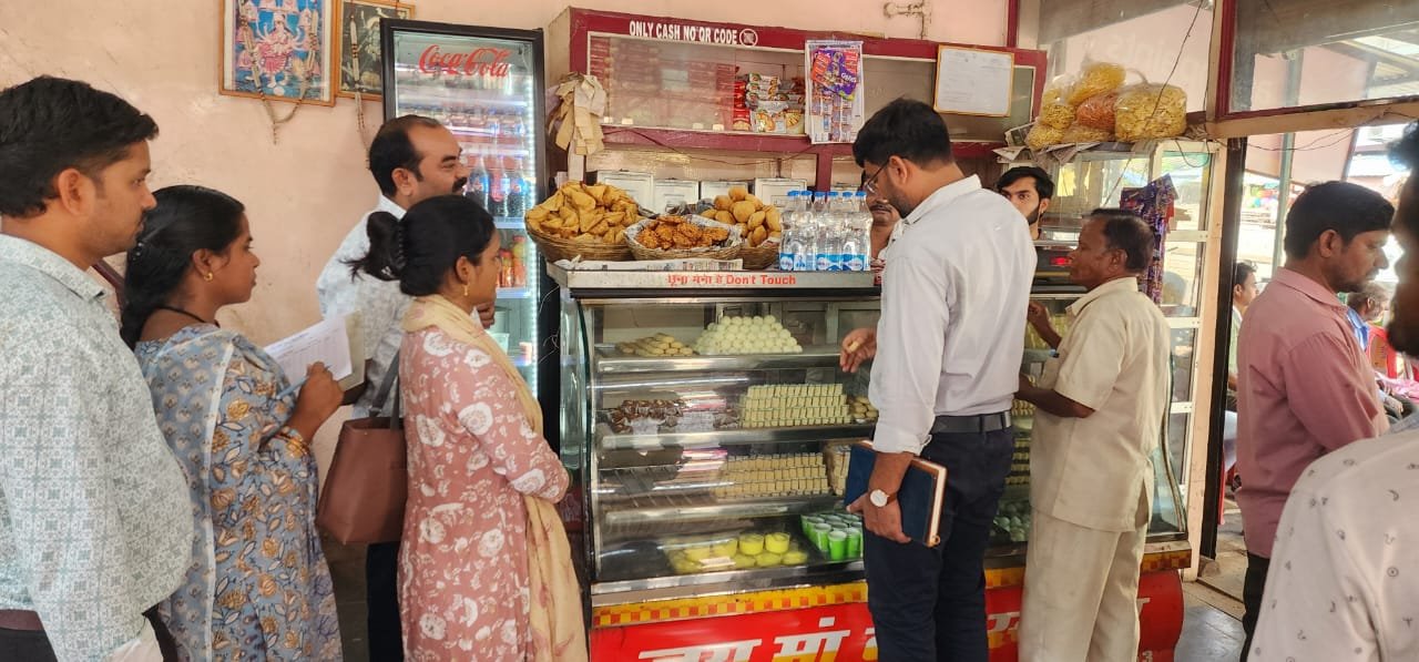 CG : खाद्य एवं औषधि प्रशासन की टीम ने दुकानों एवं मेले में खाद्य पदार्थो का किया परीक्षण…