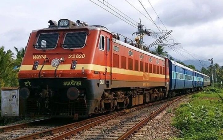 CG :रक्षाबंधन पर यात्रियों के लिए आज और कल स्पेशल मेमू ट्रेन की सुविधा…
