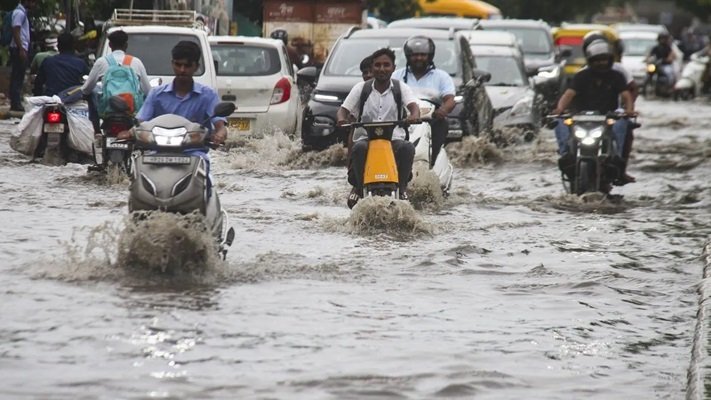 CG : प्रदेश में बारिश के बावजूद लोगों को उमस से राहत नहीं मिला…