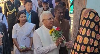 राज्यपाल पटेल प्रधानमंत्री आवास योजना के हितग्राही से मिले