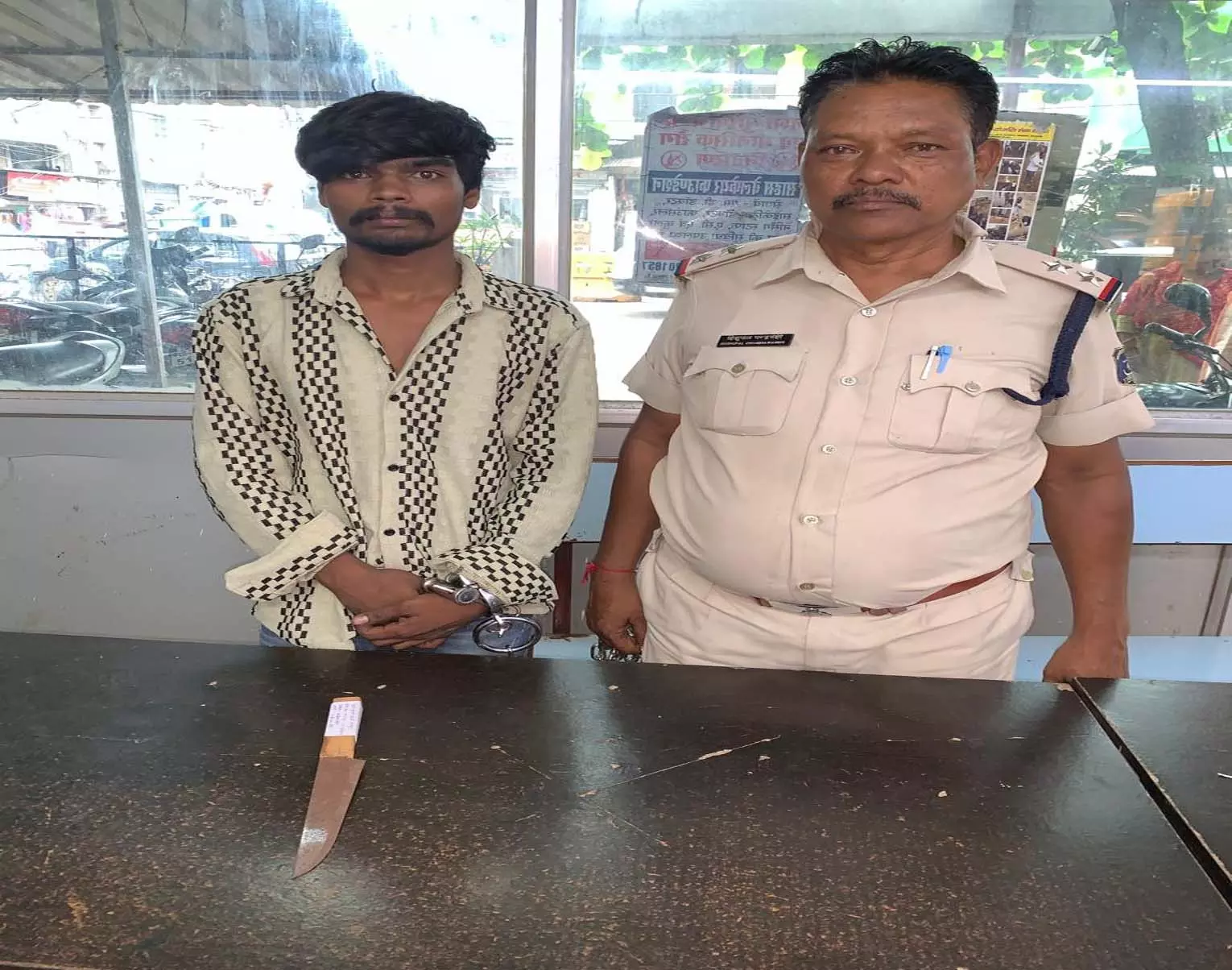 CG : अवैध रूप से चाकू रखने वाले युवक को किया गिरफ्तार…
