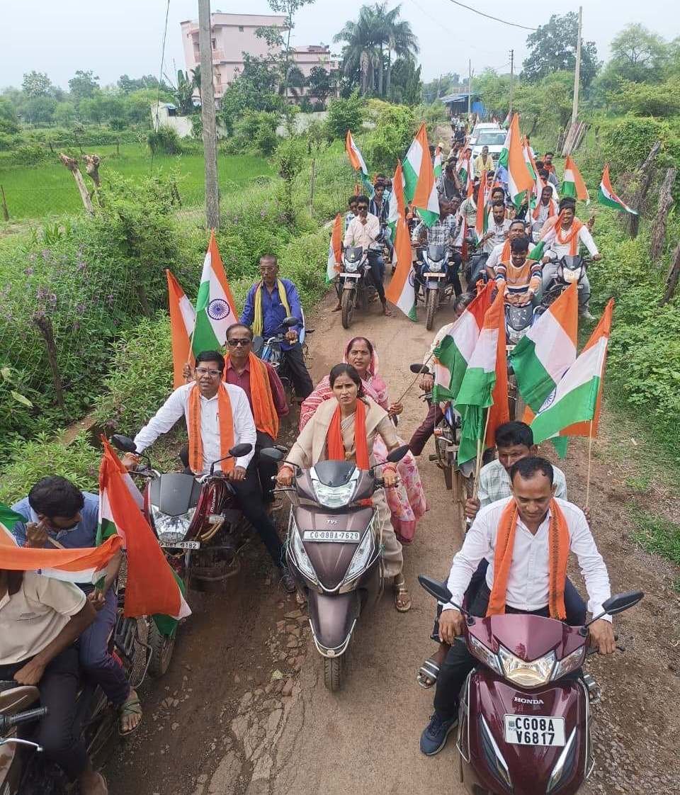 राजनांदगांव : देशभक्ति की भावना को जन-जन तक पहुंचाने निकाली गई भव्य तिरंगा यात्रा