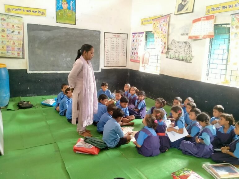 मोहला : युक्तियुक्तकरण से शिक्षक विहीन विद्यालय में लौटी रौनक, आमाडुला स्कुल को मिले दो शिक्षक