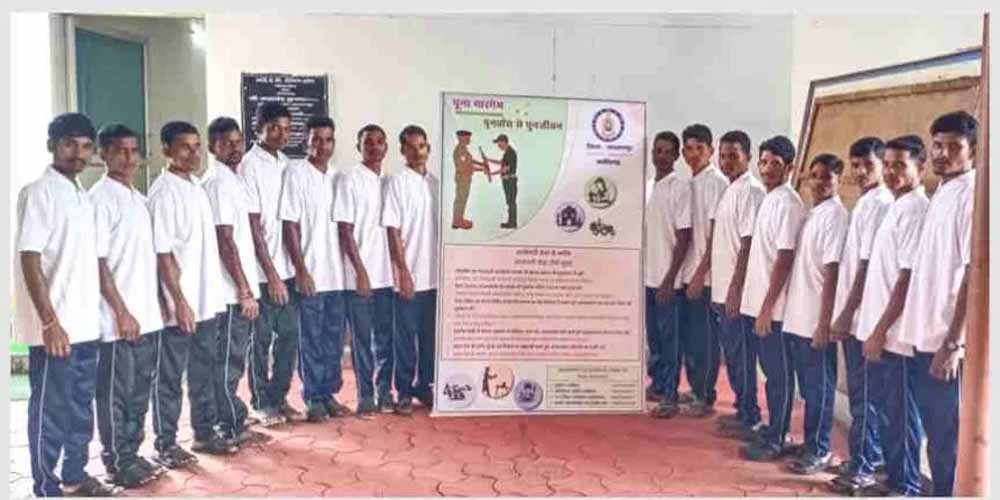 लंका और डूंगा में सक्रिय 16 नक्सली ने किया आत्मसमर्पण, मुख्यधारा में लौटने की ली शपथ