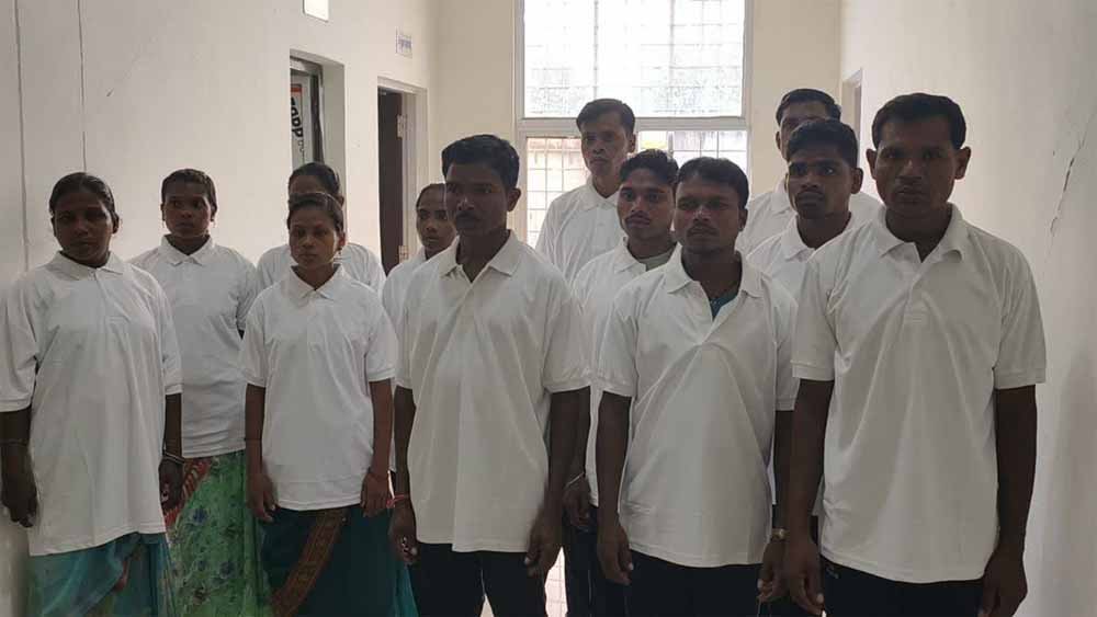 नारायणपुर में नक्सल उन्मूलन अभियान के तहत 12 नक्सलियों ने किया सरेंडर, 18 लाख के इनामी भी शामिल