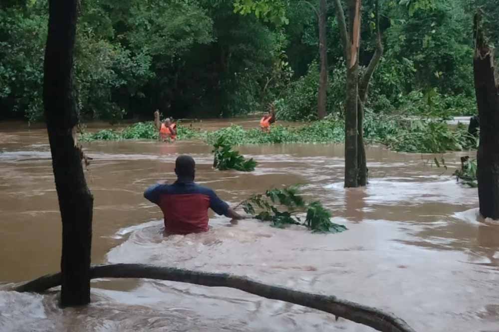 बस्तर-दंतेवाड़ा में बाढ़ का कहर: सीएम साय ने गृहमंत्री शाह को दी स्थिति की जानकारी