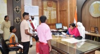 CG : कलेक्टर ने सुनी आमजनों की समस्या, निराकरण करने दिलाया भरोसा…