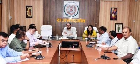 राजनांदगांव : नि:शुल्क मेगा स्वास्थ्य शिविर में गंभीर बीमारी से ग्रसित मरीजों का ईलाज प्राथमिकता से करने की जरूरत : कलेक्ट…