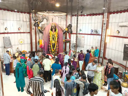 Rajnandgaon : नवरात्र पर्व का शुभारंभ देवी मंदिरों में आस्था की ज्योति प्रज्वलित की गई…