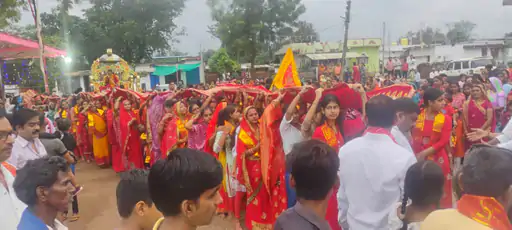 Rajnandgaon : पंचमी को 51 फीट की चुनरी यात्रा पंचमी को विशाल चुनरी यात्रा…