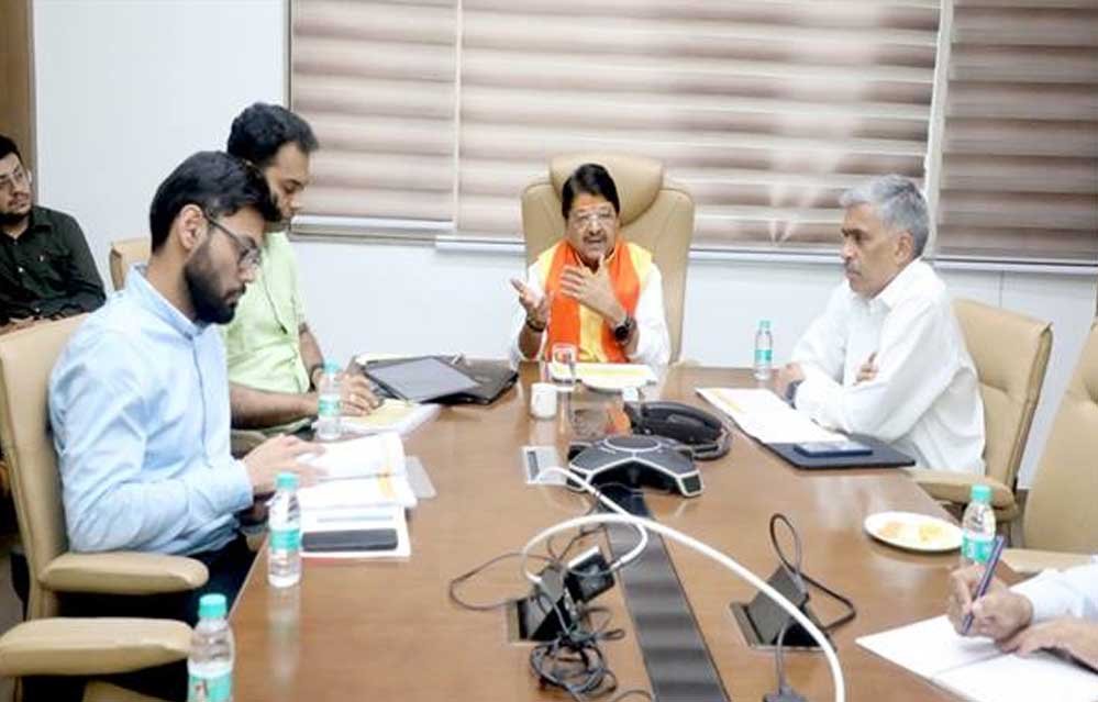 सिंहस्थ के निर्माण कार्यों का वरिष्ठ अधिकारी लगातार करें निरीक्षण: नगरीय प्रशासन मंत्री विजयवर्गीय