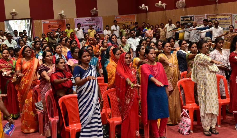 रायपुर : स्वस्थ नारी, सशक्त परिवार अभियान : पेण्ड्रा में महिला स्वास्थ्य सम्मेलन में 203 महिलाओं व बच्चों की हुई जांच