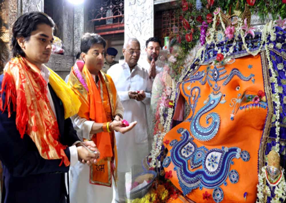 MPCA के सबसे युवा अध्यक्ष बने महा आर्यमन सिंधिया, खजराना गणेश से लिया आशीर्वाद