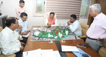 चिकित्सकीय आवश्यकताओं और भविष्य की मांग अनुसार मेडिकल कॉलेजों और संबद्ध अस्पतालों के उन्नयन की बनायें योजना : उप मुख्यमंत्री शुक्ल