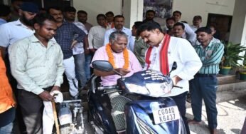 रायपुर : उप मुख्यमंत्री विजय शर्मा ने दिव्यांग युवक को दिया आगे बढ़ने का सहारा, अमर मरकाम को तत्काल मिली स्कूटी
