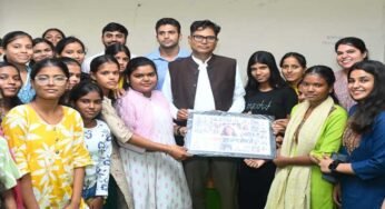 रायपुर : ‘नवगुरुकुल’ में छात्राओं से मिले वित्त मंत्री ओ.पी. चैधरी, आत्मविश्वास और सकारात्मक सोच से आगे बढ़ने की दी प्रेरणा