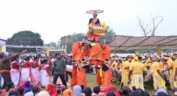 रायपुर : महिला एवं बाल विकास मंत्री श्रीमती राजवाड़े संबलपुर में करमा तिहार उत्सव में शामिल हुईं