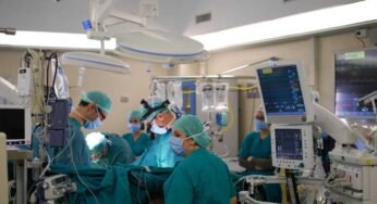 AIIMS भोपाल की अनोखी सफलता: पैर की हड्डी से बनाया नया जबड़ा, 13 दांत भी लगाए