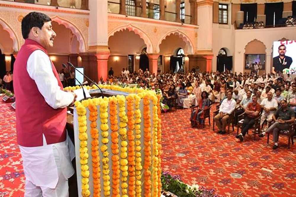 आयुर्वेद के सिद्धांतों का पालन करने से आयुष्मान भव को कर सकते हैं चरितार्थ : मुख्यमंत्री डॉ. यादव