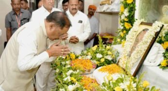 मुख्यमंत्री विष्णु देव साय ने पूर्व विधानसभा उपाध्यक्ष स्वर्गीय बनवारी लाल अग्रवाल को दी श्रद्धांजलि