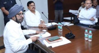 ऊर्जा मंत्री तोमर ने की विद्युत कंपनियों के कामकाज की समीक्षा