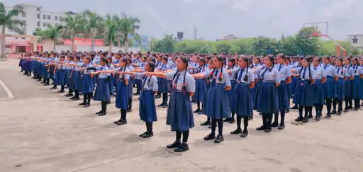 Rajnandgaon : छात्राओं ने मानव शृंखला बनाकर स्वच्छता अपनाने जागरूक करने का संकल्प लिया…