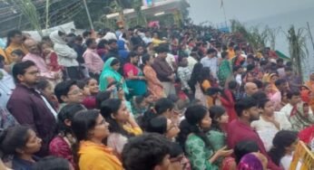 उगते सूर्य को अर्घ्य के साथ छठ पूजा संपन्न, देशभर के घाटों पर उमड़ा श्रद्धालुओं का सैलाब