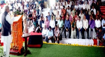 जहां भी उपयुक्त जगह मिले पेड़ जरूर लगाए जाएं : राज्यपाल पटेल