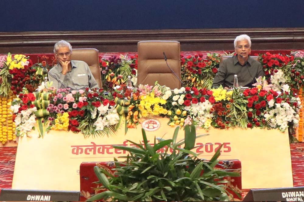 सरकारी स्कूलों में शिक्षकों की उपलब्धता शत-प्रतिशत हो : मुख्य सचिव जैन