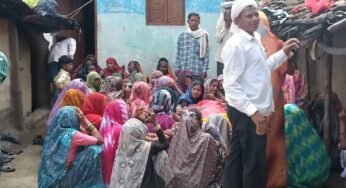 खंडवा हादसा: दुर्गा विसर्जन में डूबे 11 लोगों का अंतिम संस्कार, गांव में मातम