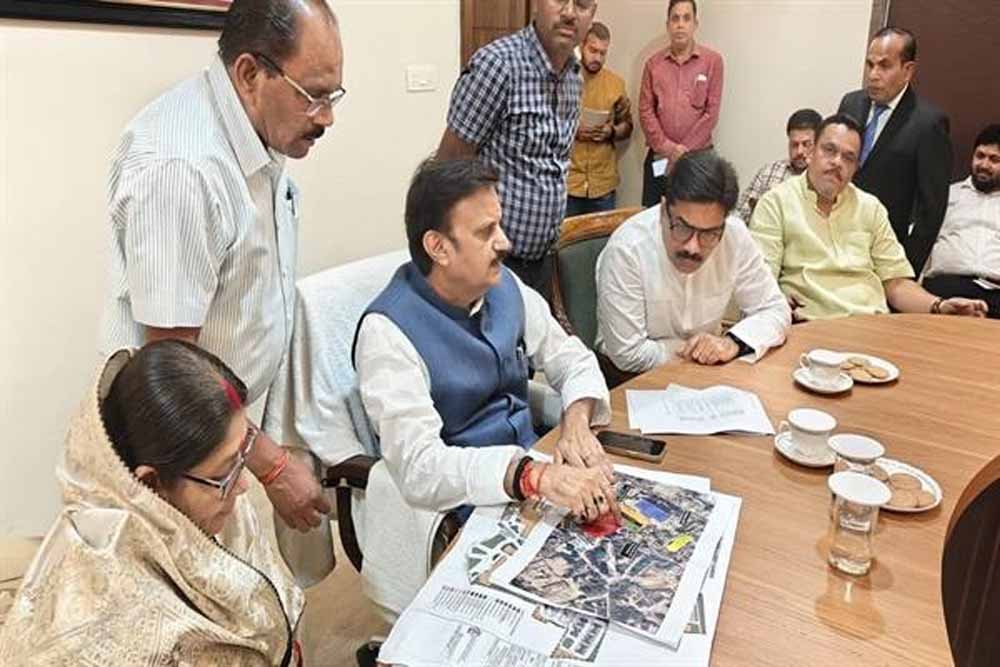 हिनौती गौधाम में संरक्षित शत प्रतिशत गौवंश का पंजीयन करायें : उप मुख्यमंत्री शुक्ल