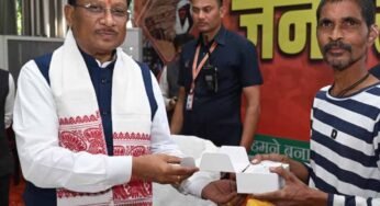 CM साय की संवेदनशील पहल: जनदर्शन में रमन निर्मलकर को मिला श्रवण यंत्र, सुनने की दुनिया लौटी