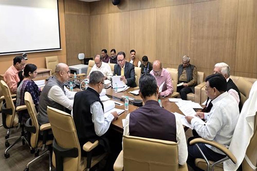 उप मुख्यमंत्री देवड़ा की अध्यक्षता में विधायकों एवं पूर्व विधायकों के वेतन भत्ते, पेंशन संबंध में हुई बैठक