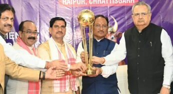 रायपुर : मुख्यमंत्री और विधानसभा अध्यक्ष ने हॉकी मेन्स जूनियर वर्ल्ड कप ट्रॉफी 2025 का किया भव्य अनावरण