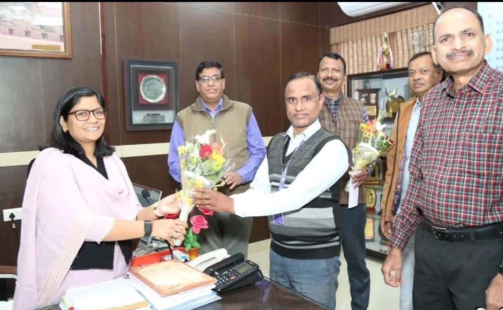 SIR के काम में जोश बढ़ाने के लिए BLO अधिकारियों को सफारी, लंच और मूवी टिकट का खास ऑफर; लिखित आदेश जारी