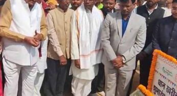 छत्तीसगढ़ में धान खरीदी शुरू: खाद्य मंत्री बघेल ने पूजा-अर्चना कर दी प्रक्रिया को हरी झंडी