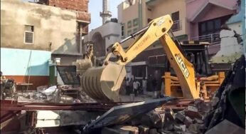 महाकाल मंदिर के रास्ते पर बड़ी कार्रवाई: मुस्लिम बाहुल्य क्षेत्र में 12 अवैध मकान बुलडोजर से गिराए गए
