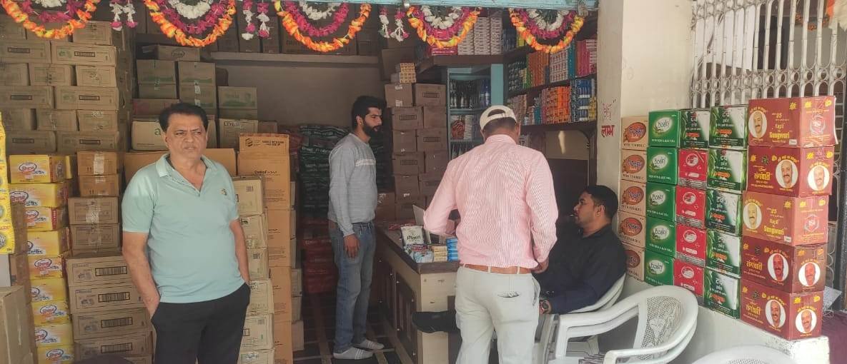 राजनांदगांव : खाद्य सुरक्षा विभाग की टीम द्वारा गणेश किराना स्टोर्स की जांच की गई